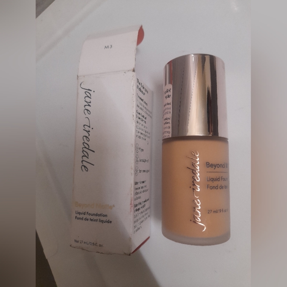 Jane Iredale Beyond Matte Liquid Foundation Shade M3